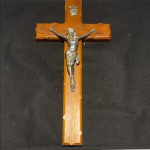 Wood Wall Crucifix with gold and Silvertone Jesus